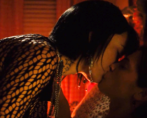 Olivia Wilde, Ashley Greene - Butlet (2011)