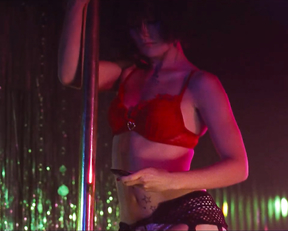 Olivia Wilde, Ashley Greene - Butlet (2011)