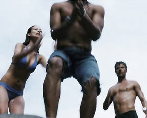 Olivia Wilde, Beau Garrett - Turistas (2006)