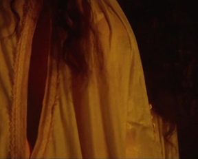 Demi Moore, Lisa Joliffe-Andoh - The Scarlet Letter (1995)