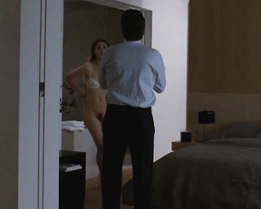 Julie Gayet - Sans laisser de traces (2010)