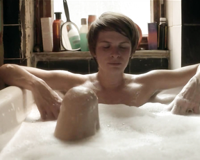 Julia Koschitz, Lena Lauzemis - Unsichtbare Jahre(2015)