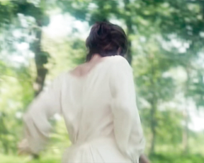 Marie Gillain - Le Bossu  (1997)