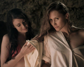 Anna Skellern, Tereza Srbová - Siren (2010)