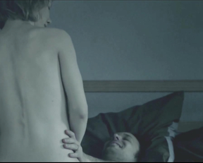 Sandra Hüller - Über uns das All (2011)