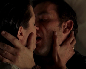 Angelina Jolie - Beyond Borders (2003)