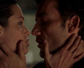 Angelina Jolie - Beyond Borders (2003)