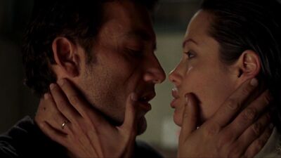 Angelina Jolie - Beyond Borders (2003)