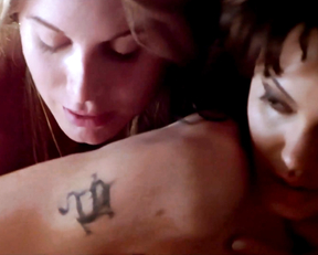 Angelina Jolie, Elizabeth Mitchel - Gia (1998)