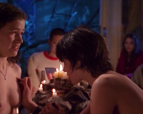 Angelina Jolie, Hedy Burress, Jenny Shimizu - Foxfire (1996)