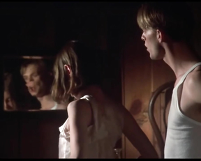 Shelley Duvall naked - Thieves Like Us (1974)