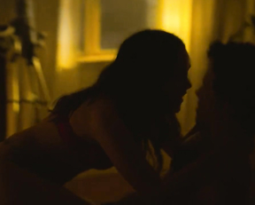 Victoria Pedretti - YOU s02e01-04 (2019)