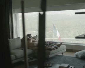 Ariadna Gil, Teresa Ruiz - Aqui en la Tierra s01e04-06 (2018)