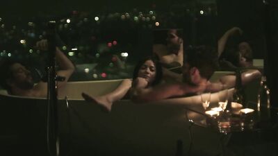 Ariadna Gil, Teresa Ruiz - Aqui en la Tierra s01e04-06 (2018)