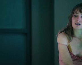 Haley Lu Richardson naked - Five Feet Apart (2019)