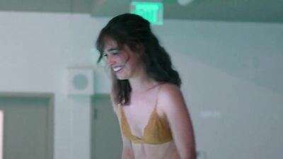 Haley Lu Richardson naked - Five Feet Apart (2019)
