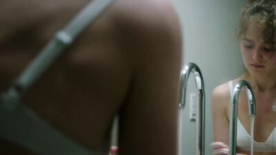 Haley Lu Richardson naked - Five Feet Apart (2019)