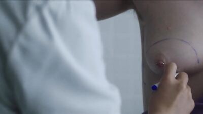 Liv Hewson - Homecoming Queens s01e02 (2018)