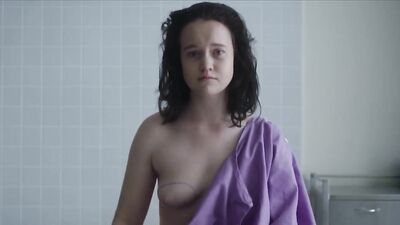 Liv Hewson - Homecoming Queens s01e02 (2018)