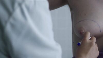 Liv Hewson - Homecoming Queens s01e02 (2018)