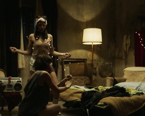 Ursula Corbero, Maria Pedraza, Clara Alvarado, Esther Acebo, Itziar Ituno - La Casa De Papel s01 (2017)