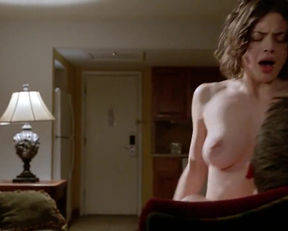 Conor Leslie In Graves - Film nackt