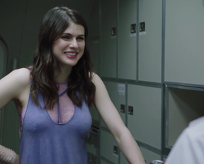 Alexandra Daddario In Do You Want To See A Dead Body? - Film nackt