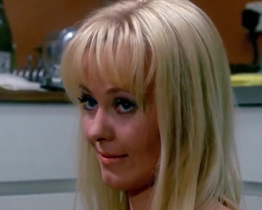 Yutte Stensgaard - Zeta One - Film nackt