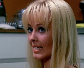 Yutte Stensgaard - Zeta One - Film nackt