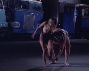 Uschi Digard - Truck Stop Women - Film nackt