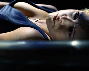 Eliza Taylor In The 100 - Film nackt