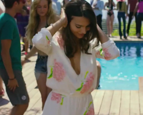 Emily Ratajkowski - We Are Your Friends - Film nackt