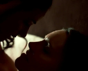 Emmanuelle Chriqui And KaDee Strickland From Shut Eye S1 E1 - Film nackt