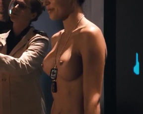 Tanya Van Graan In Starship Troopers 3 Marauder - Film nackt