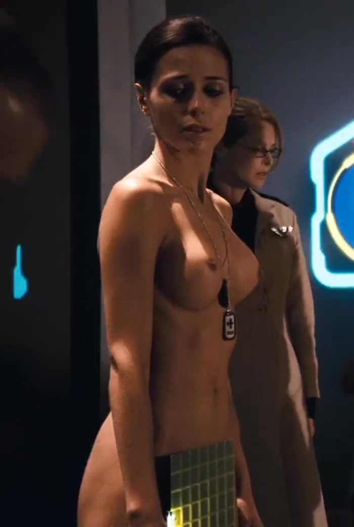 Tanya Van Graan In Starship Troopers 3 Marauder - Film nackt.