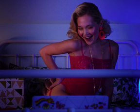 Kelli Berglund In Now Apocalypse - Film nackt