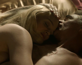 Bella Heathcote In Strange Angel 2x05 - Film nackt