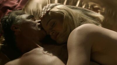 Bella Heathcote In Strange Angel 2x05 - Film nackt