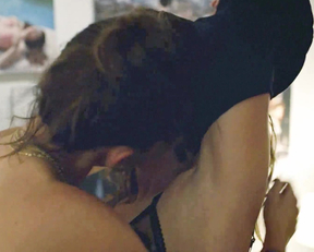 Sophia Bush And Jacqueline Toboni In Easy - Film nackt