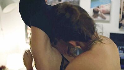 Sophia Bush And Jacqueline Toboni In Easy - Film nackt