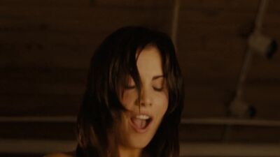 Carly Pope - YPF - Film nackt