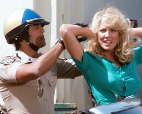 Kathy Shower Pokie Plot On CHiPs - Film nackt