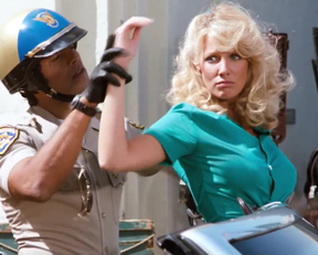 Kathy Shower Pokie Plot On CHiPs - Film nackt