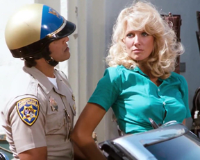 Kathy Shower Pokie Plot On CHiPs - Film nackt