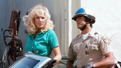 Kathy Shower Pokie Plot On CHiPs - Film nackt