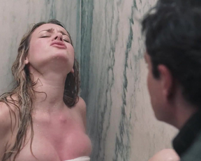 Brie Larson - Tanner Hall - Film nackt