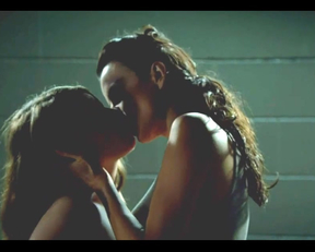 Kit Willesee, Ana Alexander nude - Femme Fatales