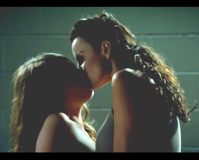 Kit Willesee, Ana Alexander nude - Femme Fatales