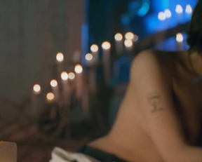 Angelina Jolie At 21 - Foxfire - Film nackt