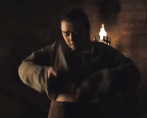 Maisie Williams - Film nackt